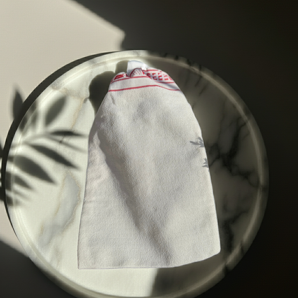 Kese/Kessa Glove – Hammam Peeling Handschuh, Produktfoto auf hellem Hintergrund | Labellin